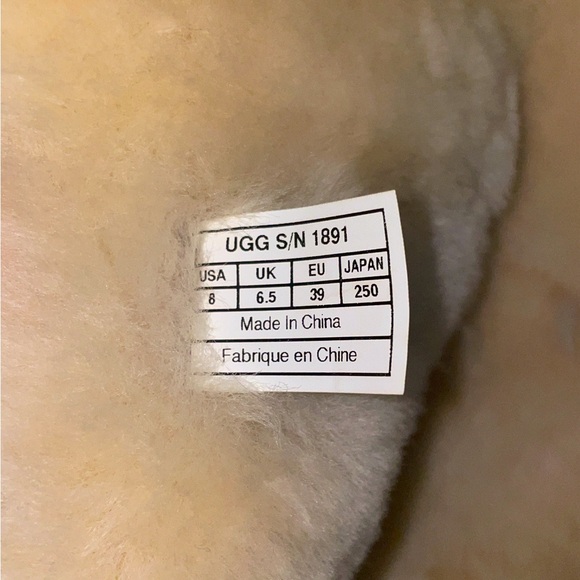 Authentic chestnut brown Uggs boots with metal plates. - Picture 7 of 8